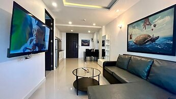 6-30 - 1 Bdr Condo With Balcony and Shared Pool