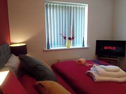 Ideal Home & Cottage,inviting 4 Bedroom Apartments