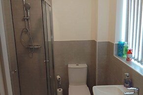 Apartment Sleeps 10 - Pets, Parking, Ev Charging