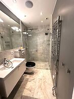 Luxury Apartment in City