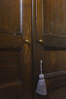 TORRE LAMBERTINI WINDOWS ON PIAZZA DEL CAMPO - RESIDENZA D'EPOCA