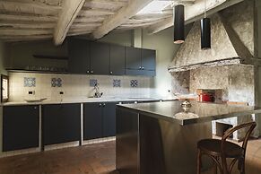 TORRE LAMBERTINI WINDOWS ON PIAZZA DEL CAMPO - RESIDENZA D'EPOCA