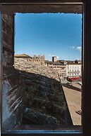 TORRE LAMBERTINI WINDOWS ON PIAZZA DEL CAMPO - RESIDENZA D'EPOCA