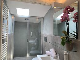 TORRE LAMBERTINI WINDOWS ON PIAZZA DEL CAMPO - RESIDENZA D'EPOCA