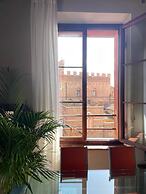 TORRE LAMBERTINI WINDOWS ON PIAZZA DEL CAMPO - RESIDENZA D'EPOCA