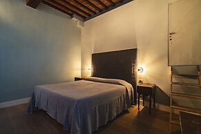 TORRE LAMBERTINI WINDOWS ON PIAZZA DEL CAMPO - RESIDENZA D'EPOCA