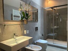 TORRE LAMBERTINI WINDOWS ON PIAZZA DEL CAMPO - RESIDENZA D'EPOCA