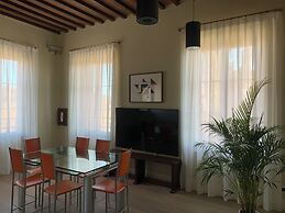 TORRE LAMBERTINI WINDOWS ON PIAZZA DEL CAMPO - RESIDENZA D'EPOCA