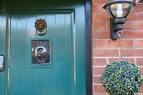 Chandlers Walk Modern Comfy Family Home in Exeter