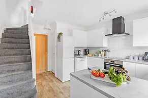 Chandlers Walk Modern Comfy Family Home in Exeter