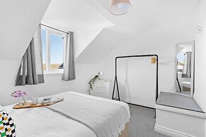 Chandlers Walk Modern Comfy Family Home in Exeter