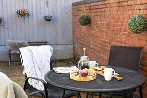 Chandlers Walk Modern Comfy Family Home in Exeter