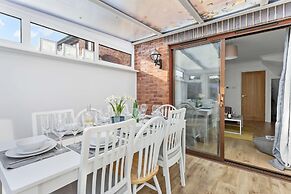 Chandlers Walk Modern Comfy Family Home in Exeter