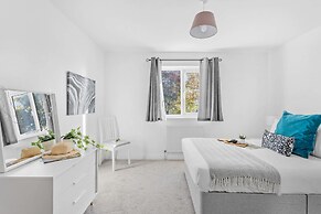 Chandlers Walk Modern Comfy Family Home in Exeter