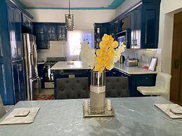 1 Bedroom Blissful Retreat - A/C & Private Garden