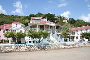 1 Bedroom Blissful Retreat - A/C & Private Garden