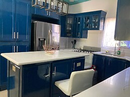 1 Bedroom Blissful Retreat - A/C & Private Garden