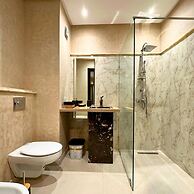 The Tropical Luxury 2BR City Centre Retreat