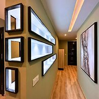 The Tropical Luxury 2BR City Centre Retreat