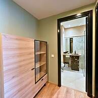 The Tropical Luxury 2BR City Centre Retreat