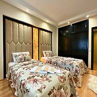 The Tropical Luxury 2BR City Centre Retreat