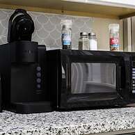 4 Queen Beds High Speed Wifi Private Parking