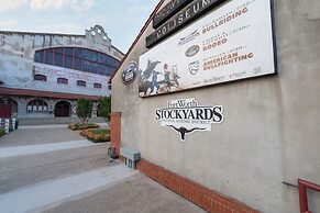 4 Queen Beds High Speed Wifi Private Parking