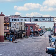 4 Queen Beds High Speed Wifi Private Parking