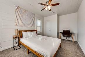 4 Queen Beds High Speed Wifi Private Parking