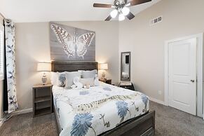 4 Queen Beds High Speed Wifi Private Parking