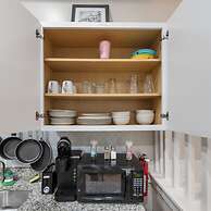 4 Queen Beds High Speed Wifi Private Parking