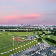 4 Queen Beds High Speed Wifi Private Parking