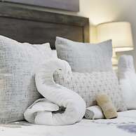 4 Queen Beds High Speed Wifi Private Parking