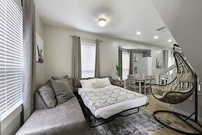 4 Queen Beds High Speed Wifi Private Parking