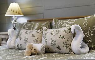 4 Queen Beds High Speed Wifi Private Parking