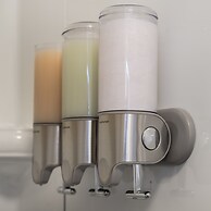 Luxury Family Friendly Home 6 Queen Beds