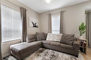 Luxury Family Friendly Home 6 Queen Beds