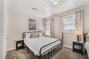 Luxury Family Friendly Home 6 Queen Beds
