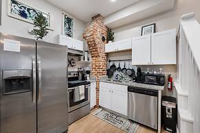 Luxury Family Friendly Home 6 Queen Beds