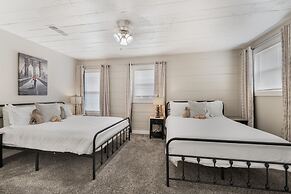 Luxury Family Friendly Home 6 Queen Beds