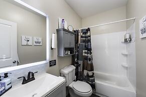 Luxury Family Friendly Home 6 Queen Beds