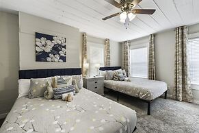 Luxury Family Friendly Home 6 Queen Beds