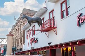 Luxury Family Friendly Home 6 Queen Beds