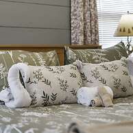 Luxury Family Friendly Home 6 Queen Beds