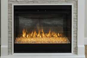 Luxury Family Friendly Home 6 Queen Beds