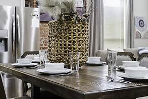 Luxury Family Friendly Home 6 Queen Beds