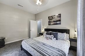 Luxury Family Friendly Home 6 Queen Beds