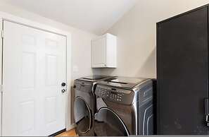 Luxury Family Friendly Home 6 Queen Beds