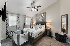 Luxury Family Friendly Home 6 Queen Beds