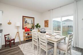 Rare Find Sleeps 13 Family Fun